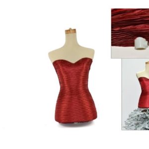 Busto Donna con Top Rosso