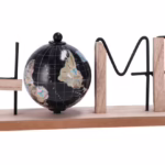 Decorazione legno con mappamondo modello home e love