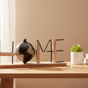 Decorazione legno con mappamondo modello home e love